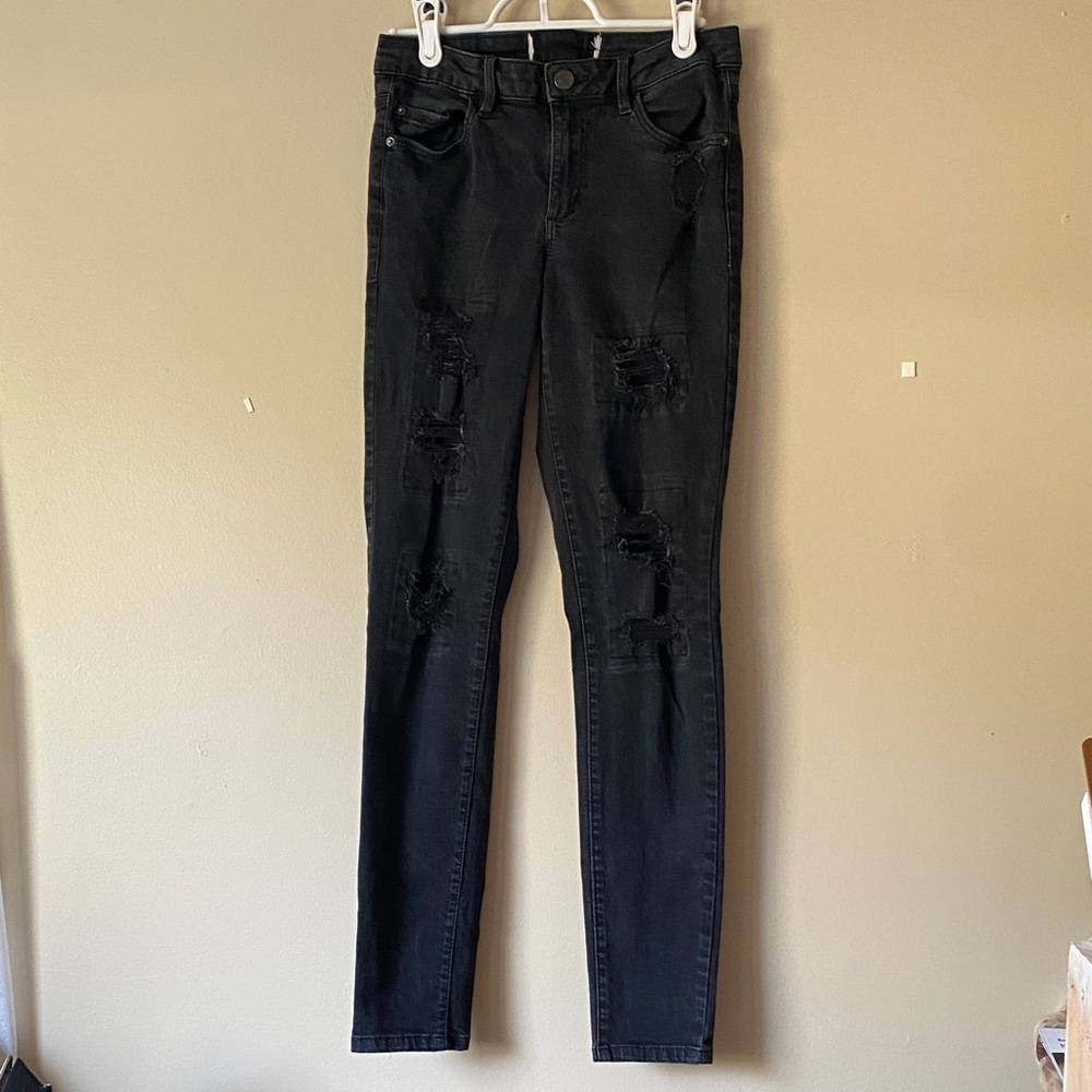 Garage Black Distressed Jeggings Size 0–2 Stretch Skinny Jeans
